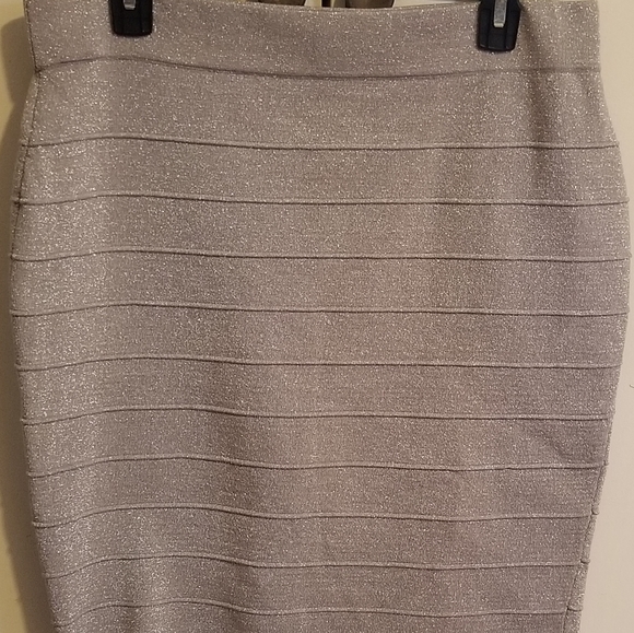 Mini skirt - Picture 2 of 4